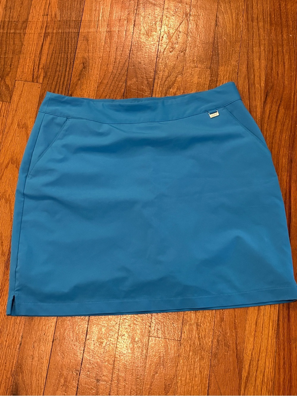 Greg Norman Blue Performance Skort - Women 8